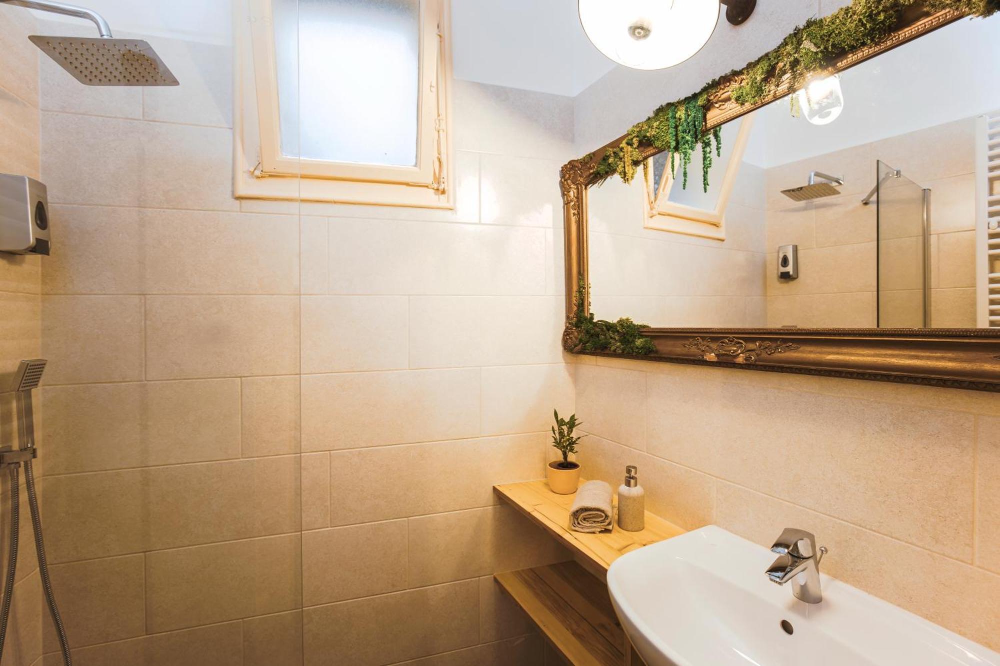 Budapestayz - Lonyay Studios Luaran gambar